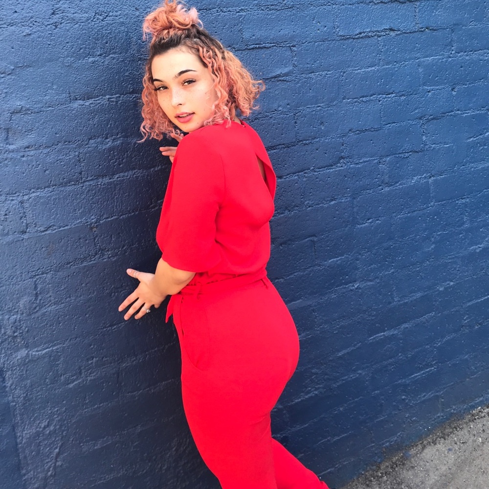 Red jumper - Picture 4 of 5